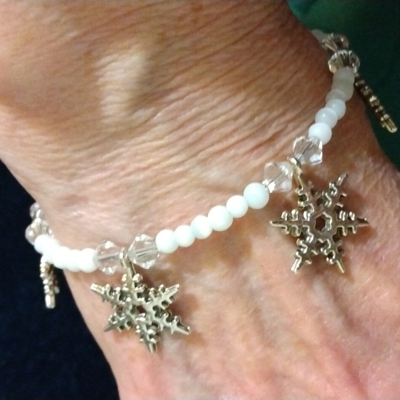 HAND CRAFTED Snowflakes and Ice bracelet - Picture 4 of 4